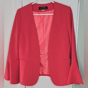 TAHARI - Arthur S. Levine - Stylish Coral Blazer With Flared Sleeves